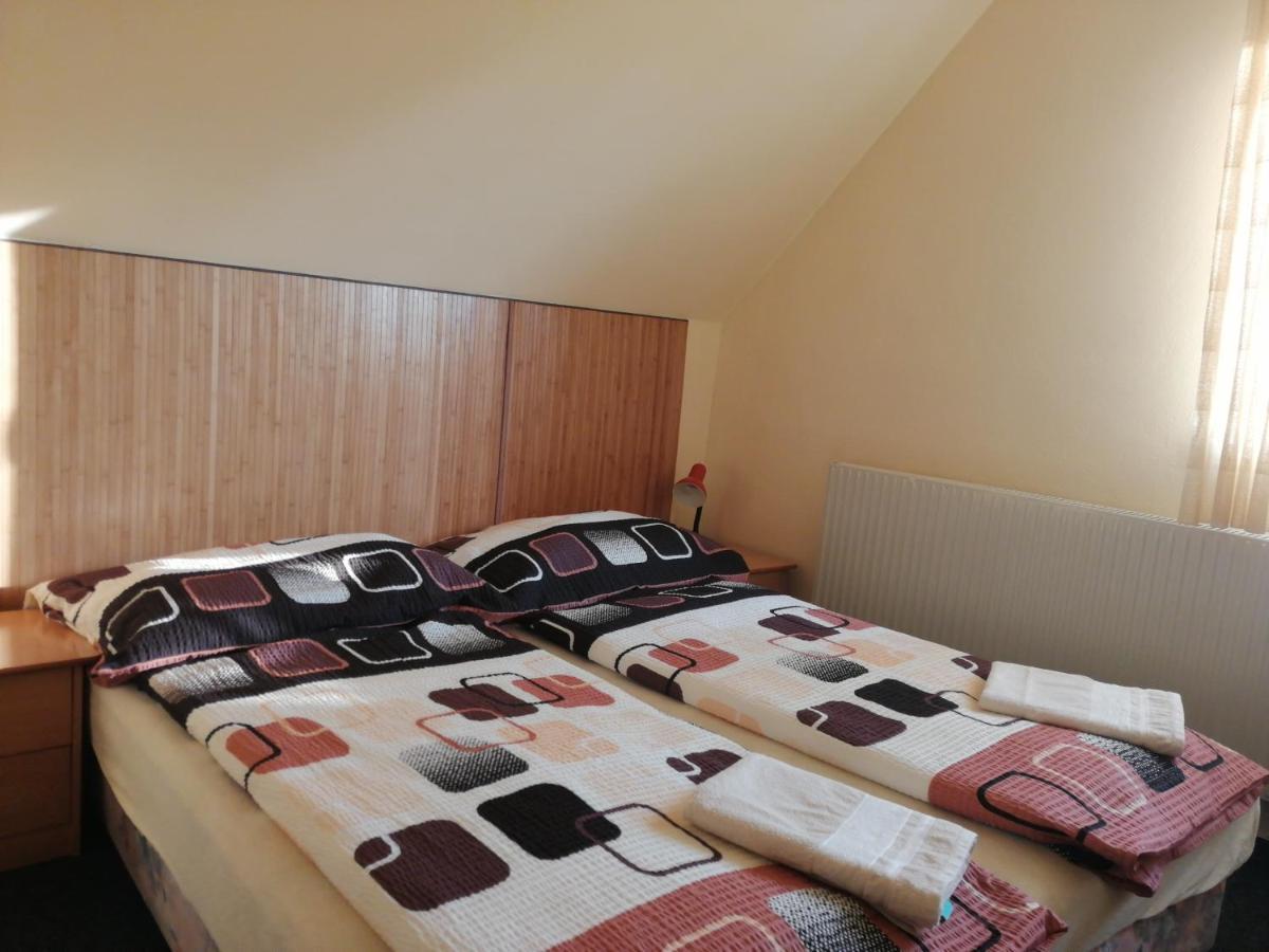 Privat Bohemia Hotel Satov Bagian luar foto
