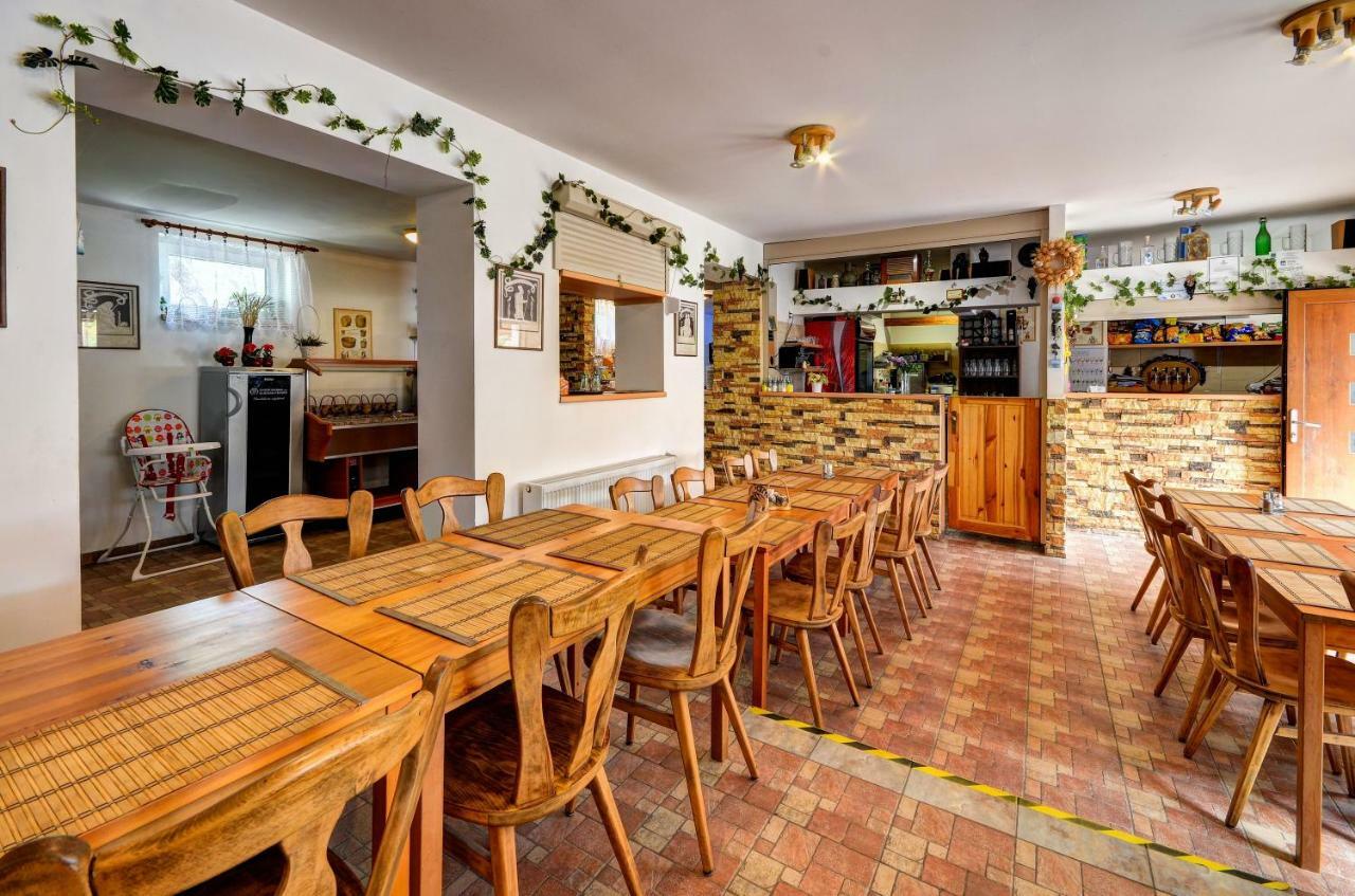 Privat Bohemia Hotel Satov Bagian luar foto