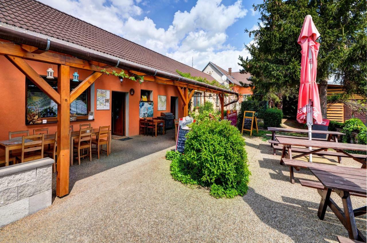 Privat Bohemia Hotel Satov Bagian luar foto